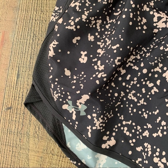 Under armour UA fly by 2.0 printed running shorts gray and blush pink sp… - Picture 2 of 8